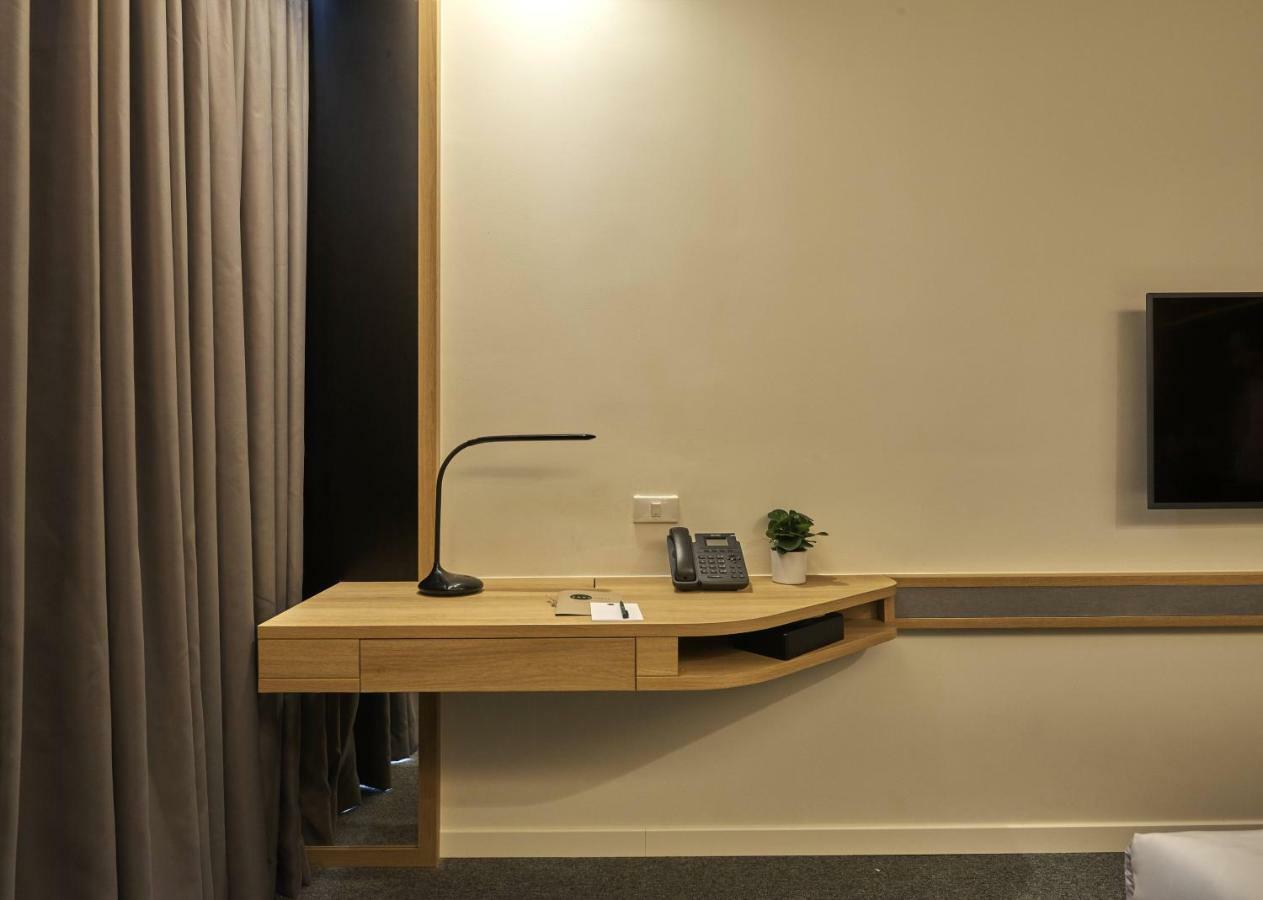 Hotel Zazz Urban Ho Chi Minh Exterior foto